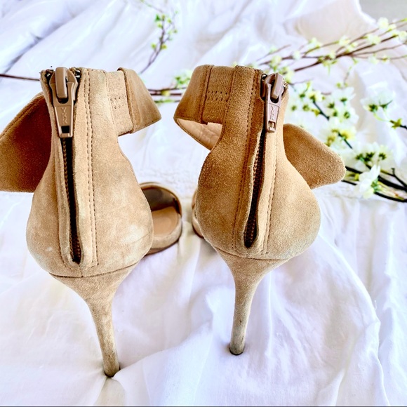 Banana Republic Bow Stilettos - Picture 5 of 5